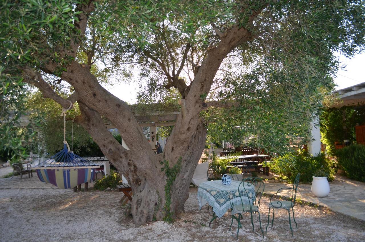 Апарт отель I Trulli Di Acquarossa Чистернино Экстерьер фото